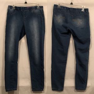 Wanna Betta Butt YMI Jeggings Size Medium Blue